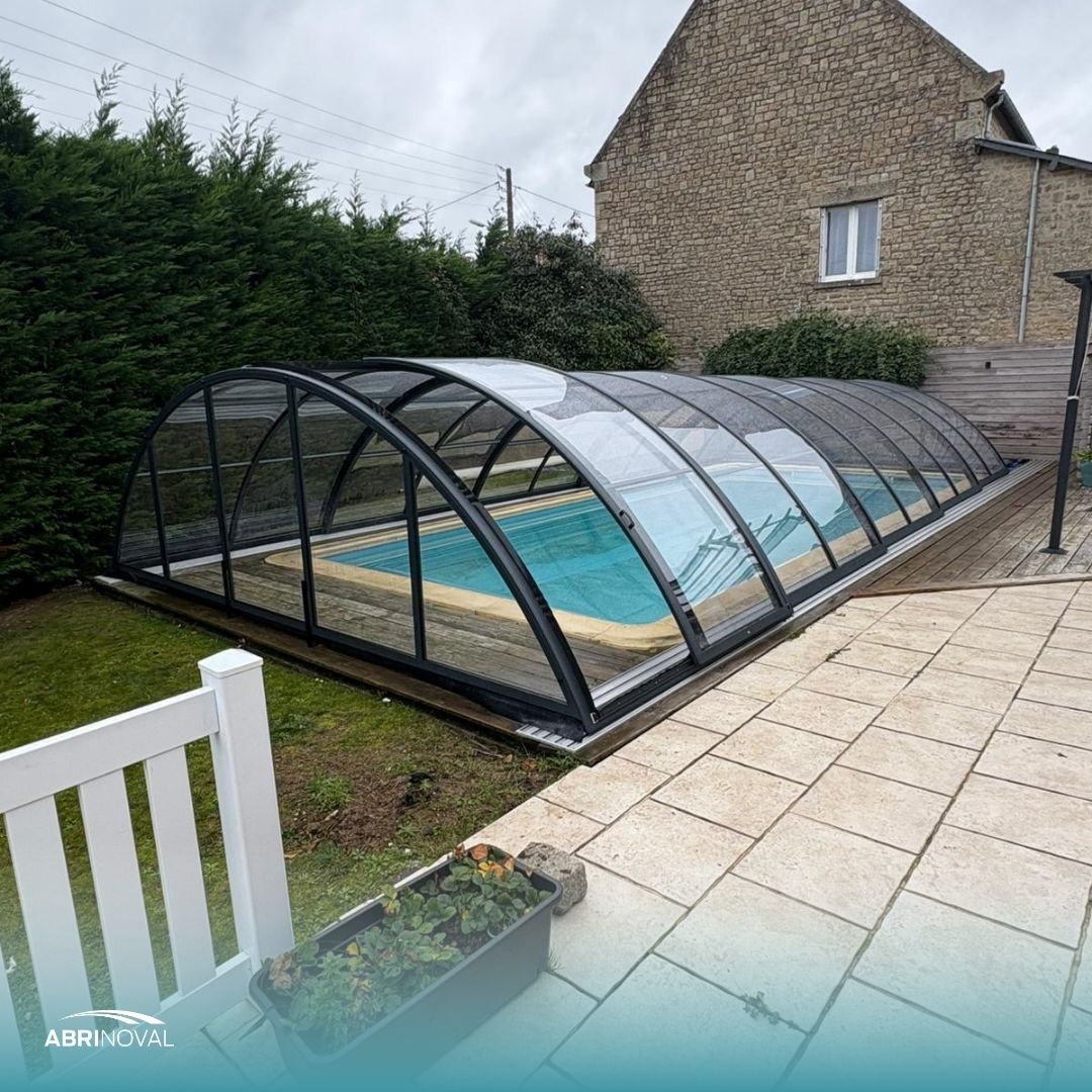 Abri de piscine mi-haut Super