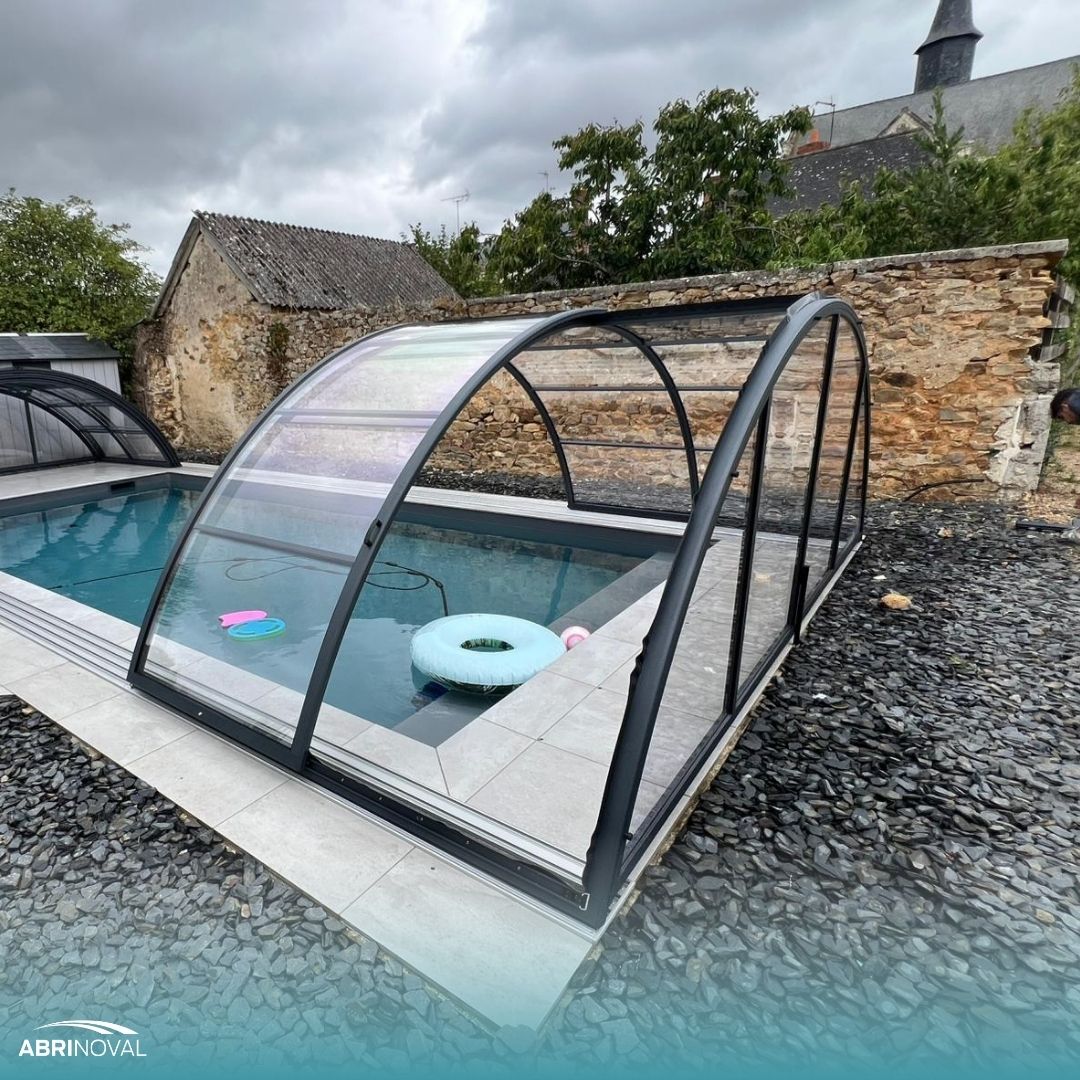 Abri de piscine mi-haut Super