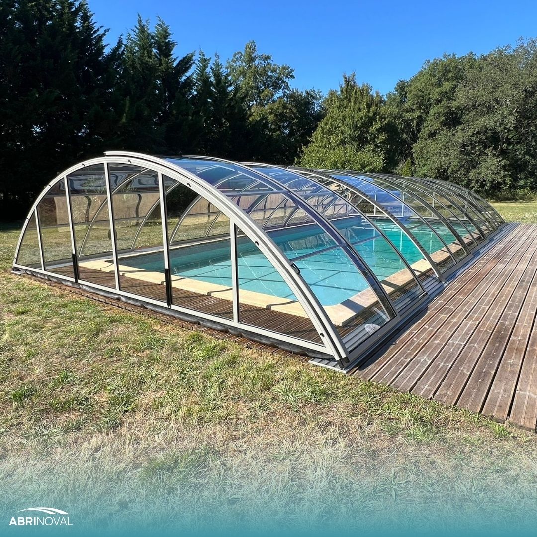 Abri de piscine mi-haut Super