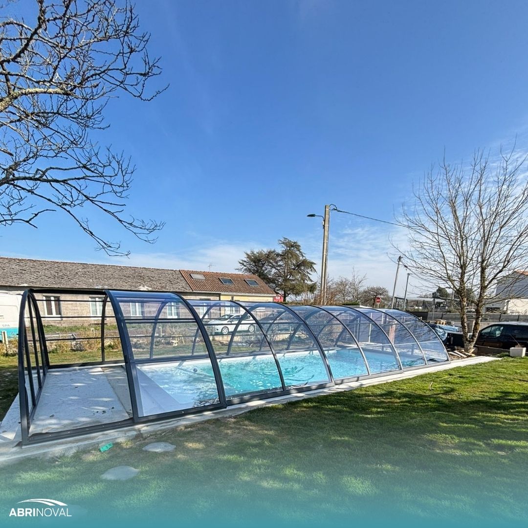 Abri de piscine mi-haut Super