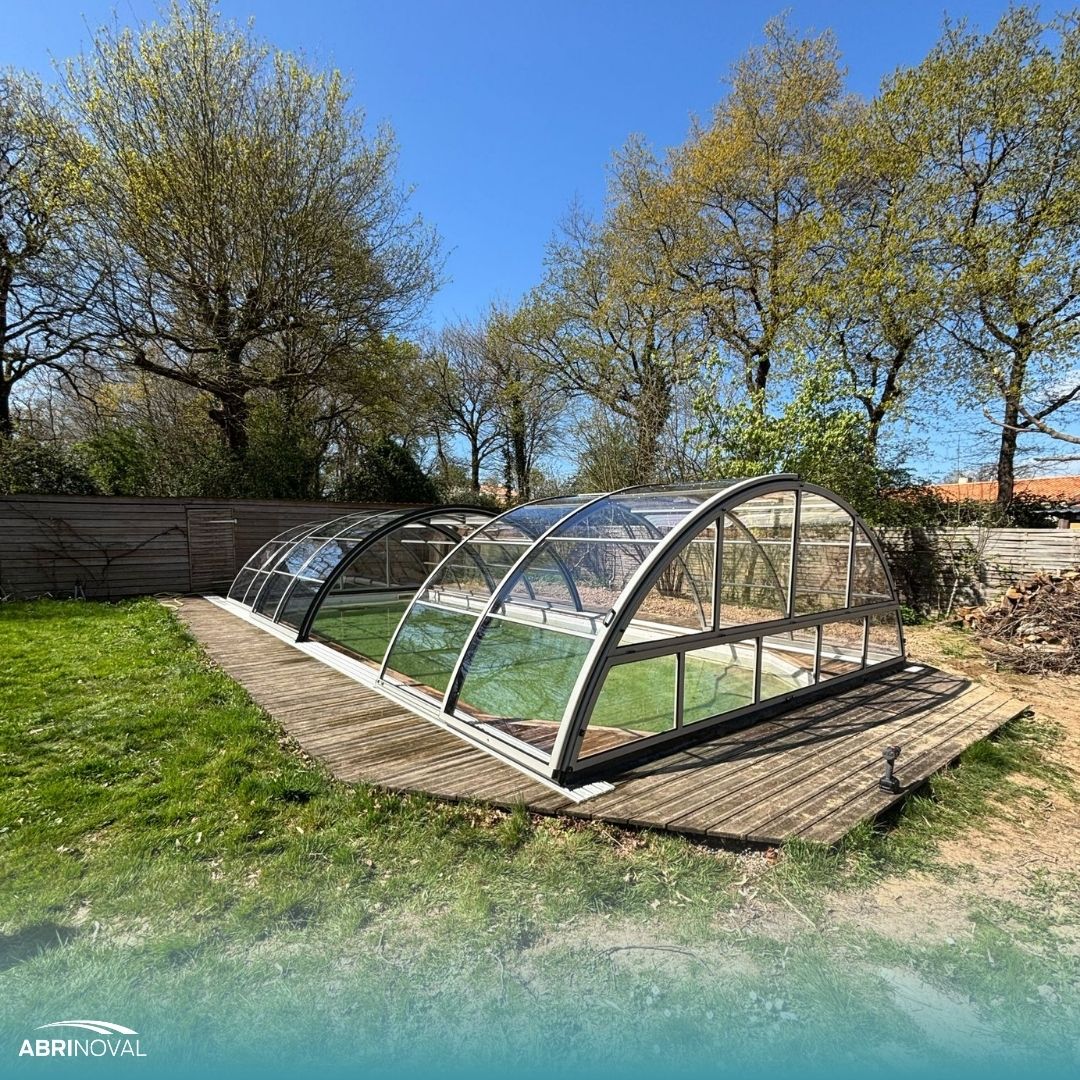 Abri de piscine mi-haut Super