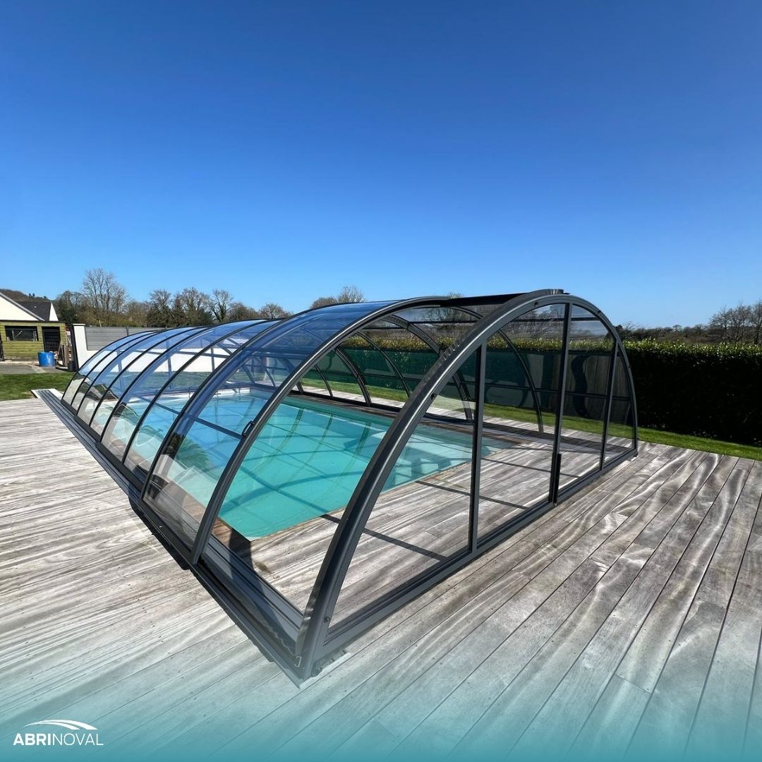 Abri de piscine mi-haut Super