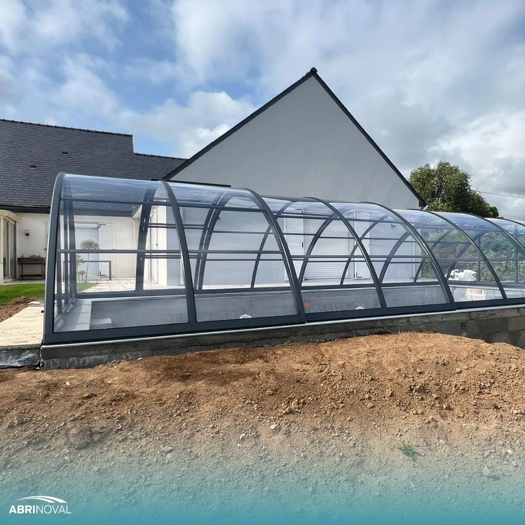 Abri de piscine mi-haut Super