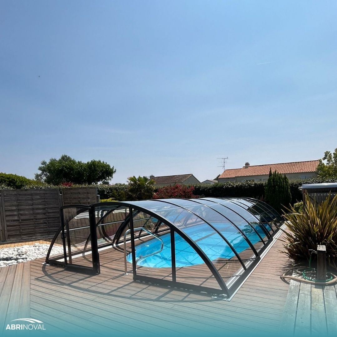 Abri de piscine mi-haut Super