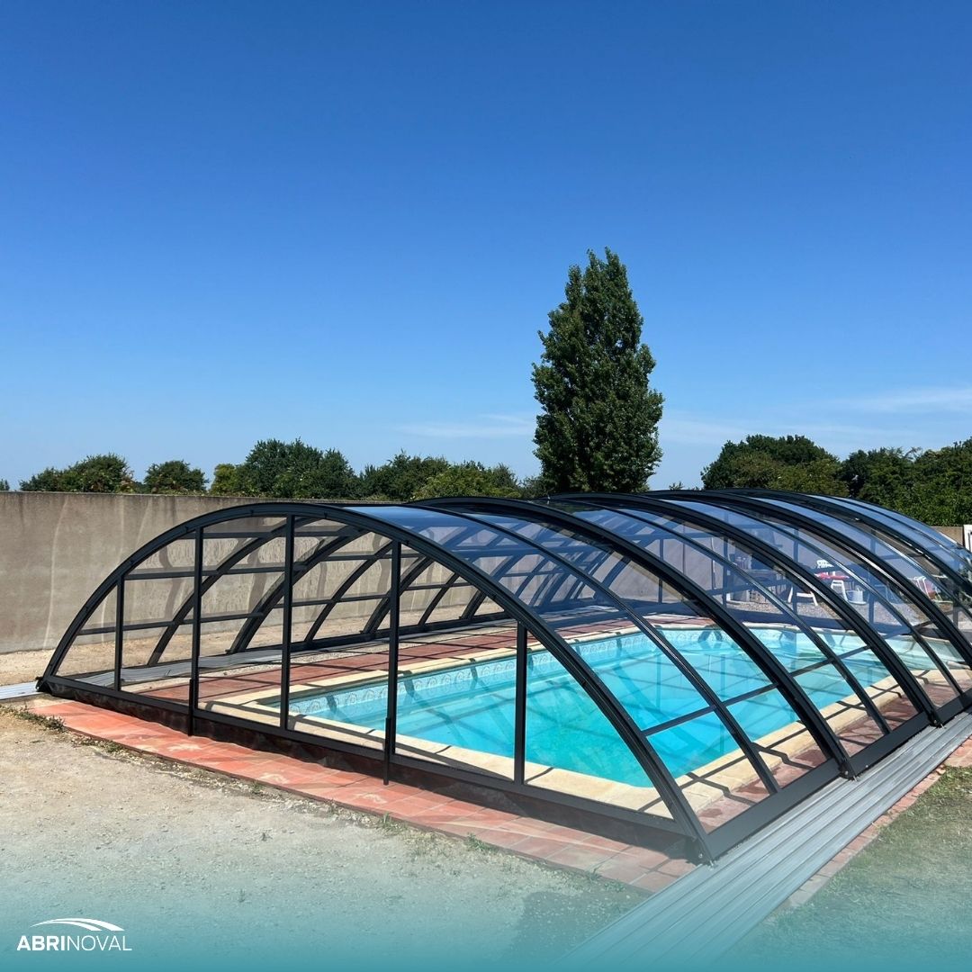 Abri de piscine mi-haut Super