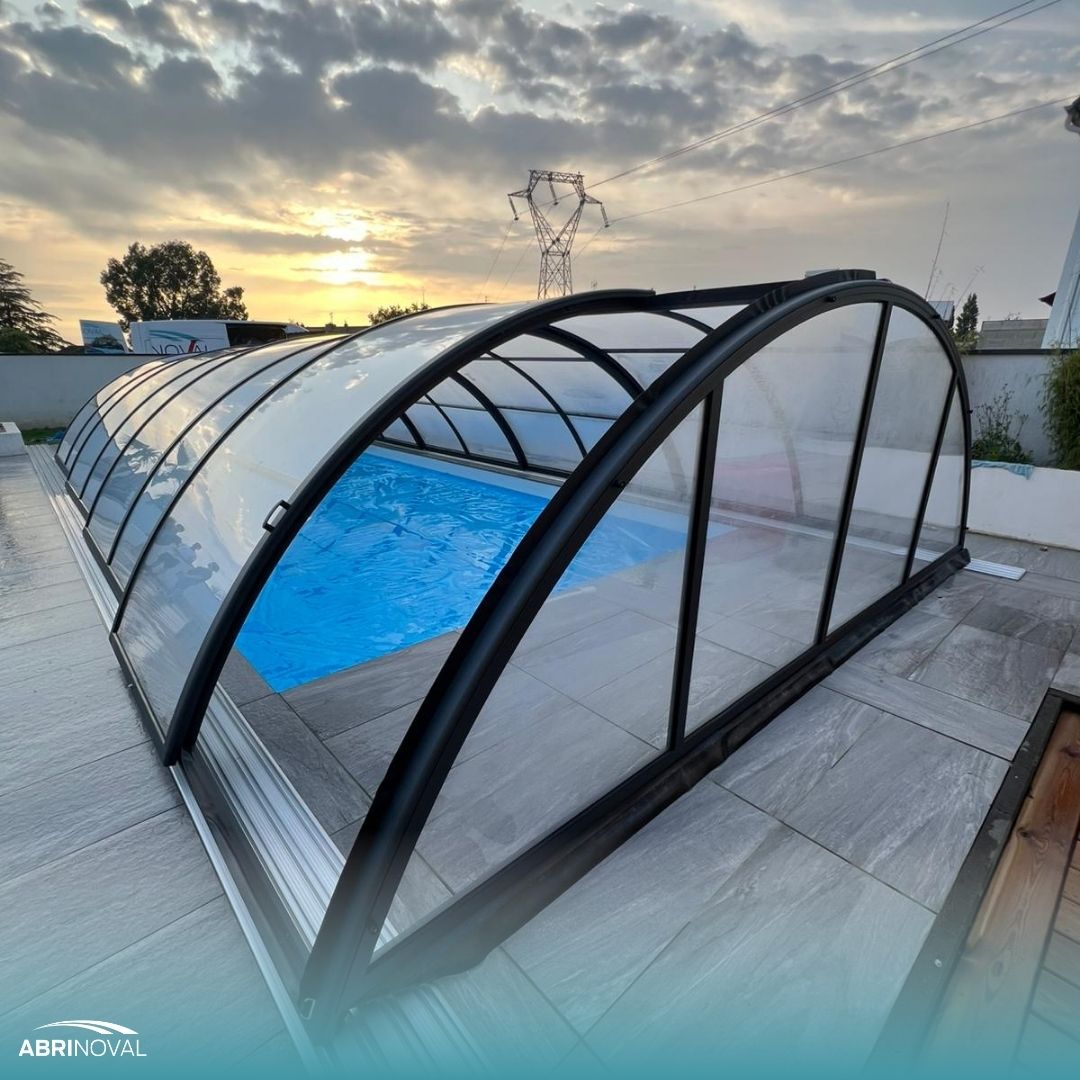 Abri de piscine mi-haut Super