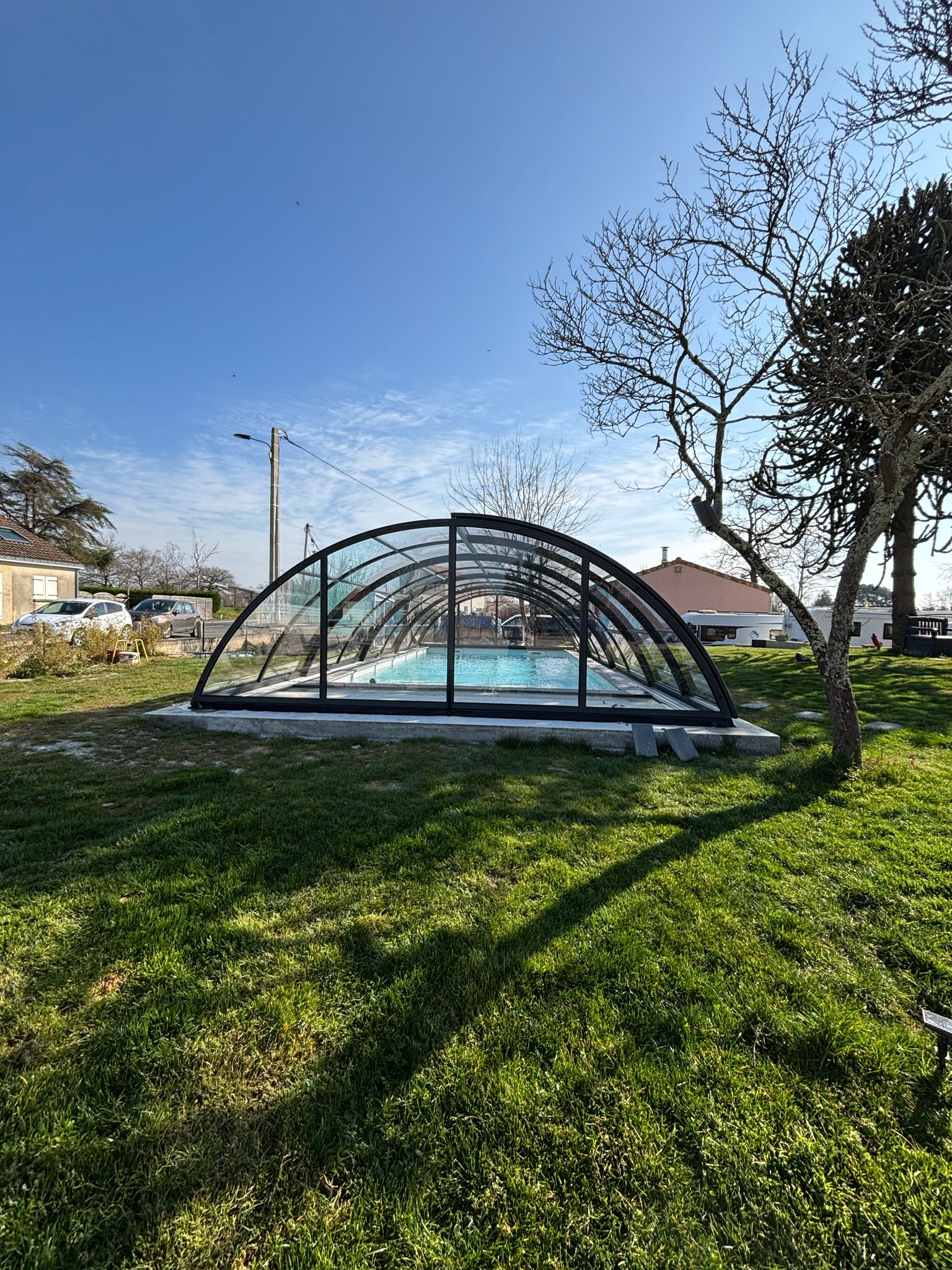 Abri de piscine mi haut super Abri de piscine mi haut super