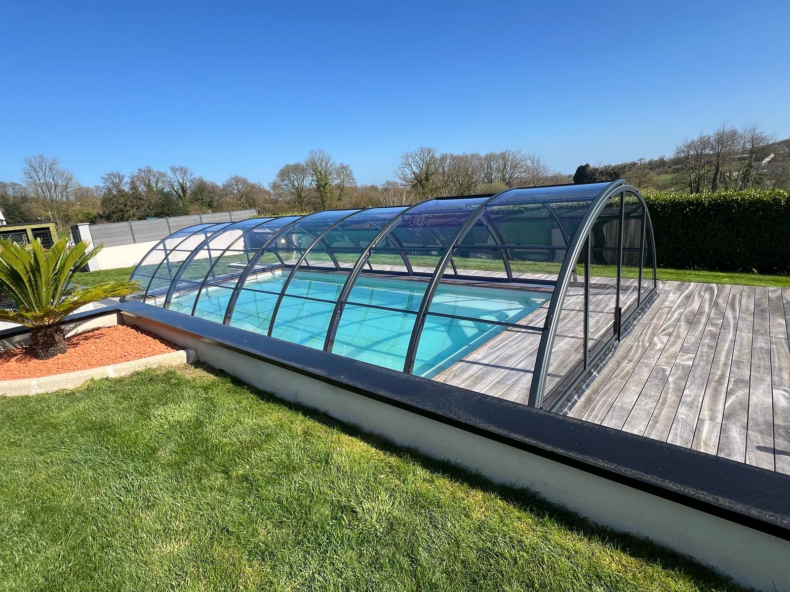 Abri de piscine mi haut super Abri de piscine mi haut super