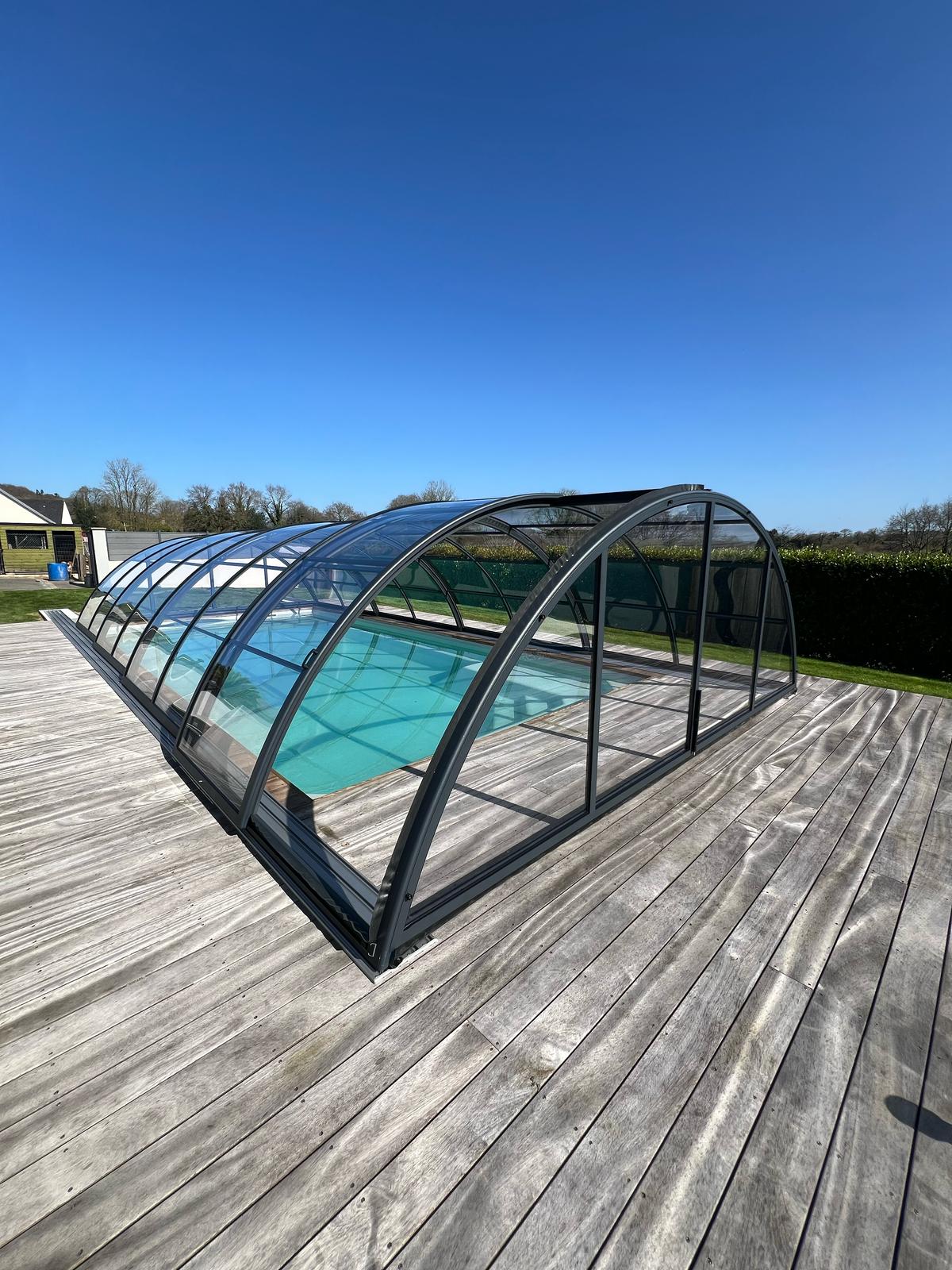 Abri de piscine mi haut super Abri de piscine mi haut super