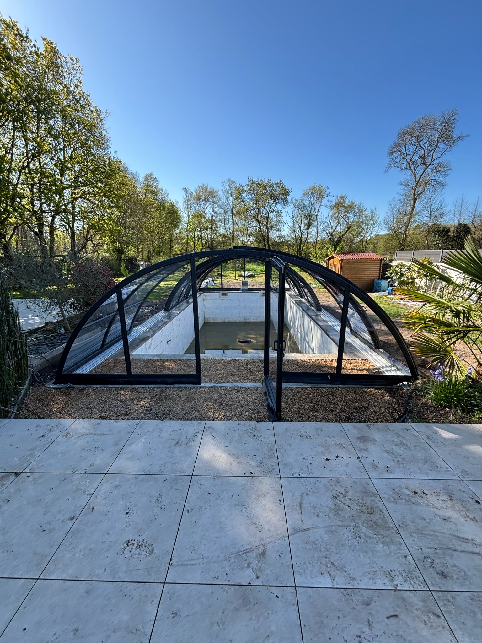 Abri de piscine mi haut super Abri de piscine mi haut super