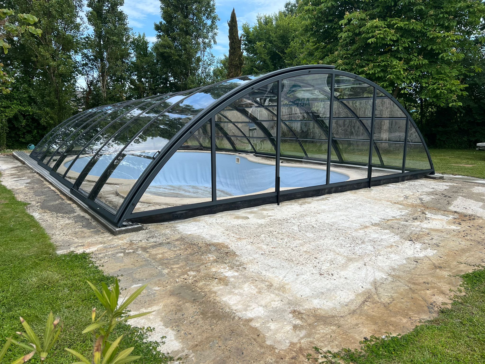 Abri de piscine mi haut super Abri de piscine mi haut super