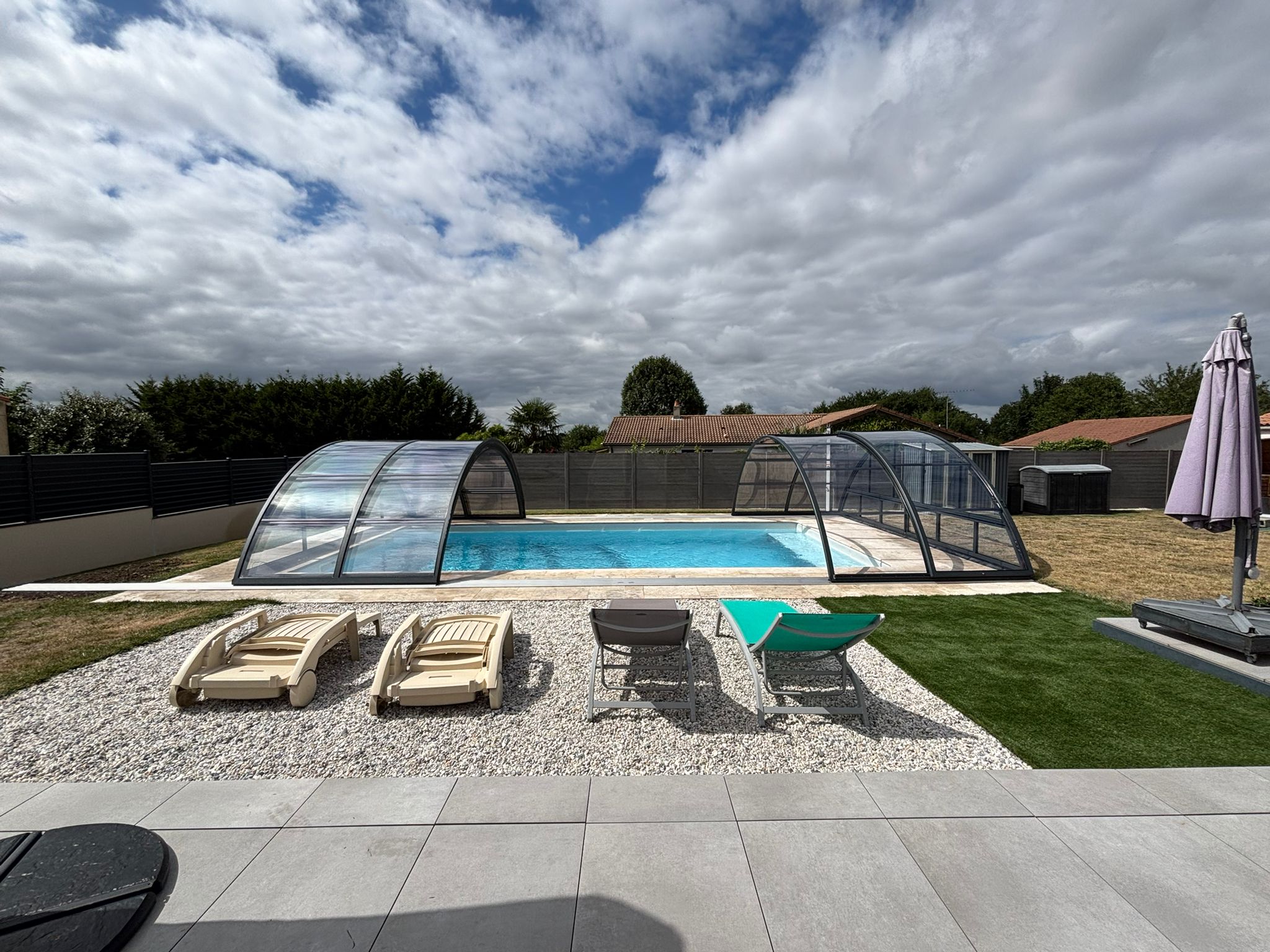 Abri de piscine mi haut super Abri de piscine mi haut super