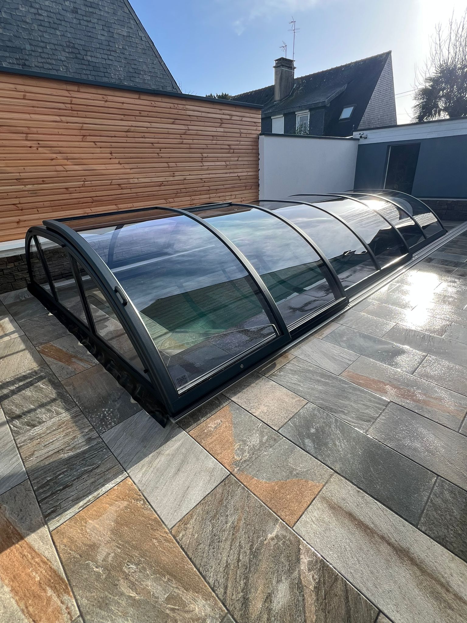 Abri de piscine mi haut super Abri de piscine mi haut super